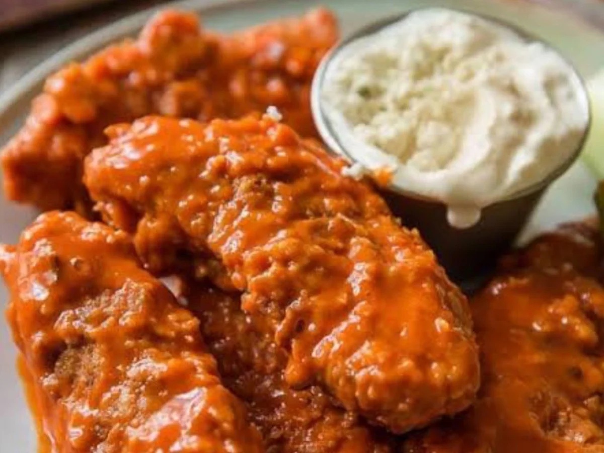 Buffalo Chicken Strips 8 Pcs